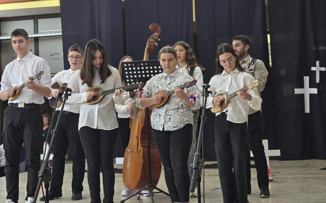 Osmaši obilježili Dan sjećanja na žrtve Domovinskog rata i Dan sjećanja na žrtvu Vukovara i Škabrnje prigodnim programom