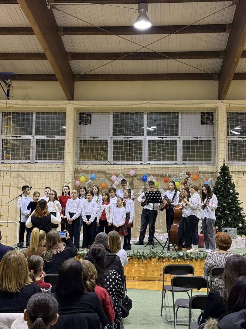 600195800_817042657819613_1446593292611294312_n