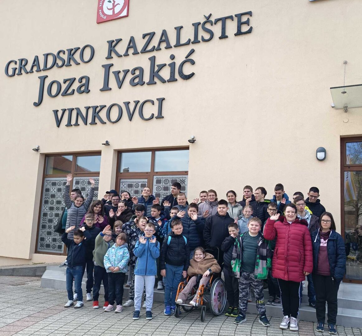 IMG-25528af0b5f6728f9eff077129ab19f9-V